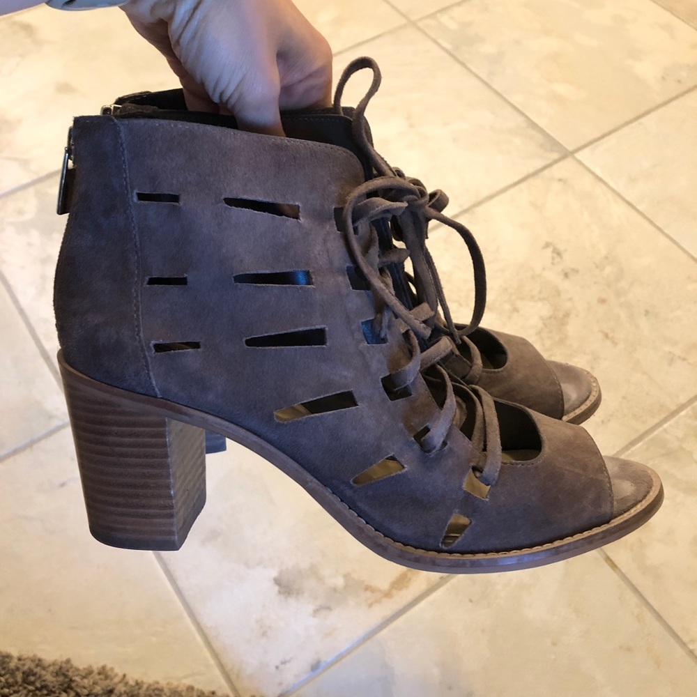 The cutest heels!